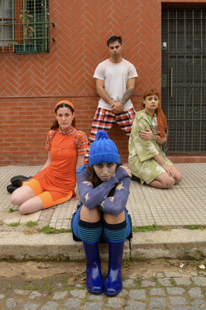 Josefina Belardo, Julieta Perelstein, Gabriela P Manildo y Juan Guevara protagonizan El Minuto Exacto.