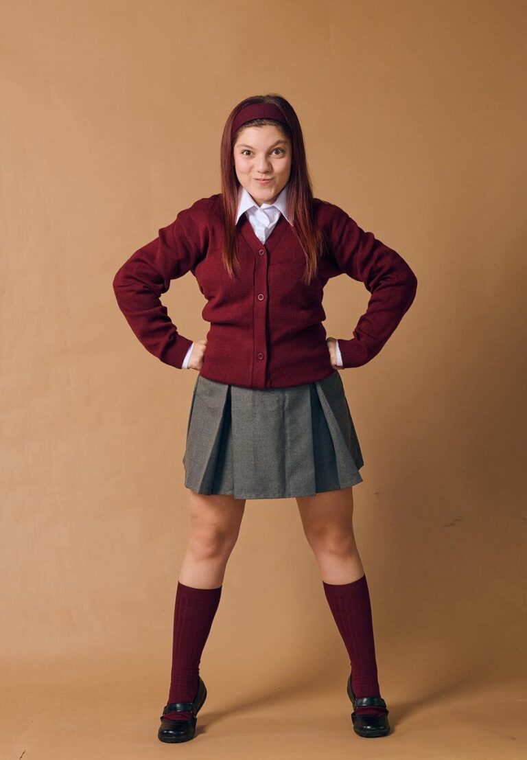 Barbi Ansztain como Ocean O'Connell Rosenberg, una estudiante competitiva y triunfadora.
