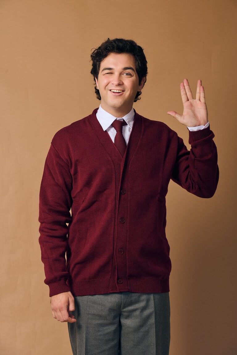 Jerónimo Dodds como Ricky Potts, un joven que se quedó mudo de pequeño y que posee una imaginación vibrante.